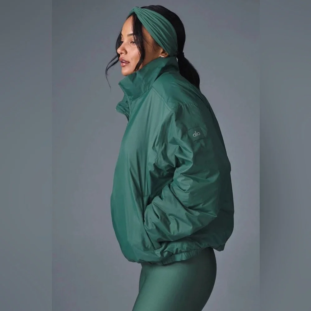 Alo Latitude Light Weight 1/2 Zip Pullover Jacket, Winter Ivy - Picture 2 of 16